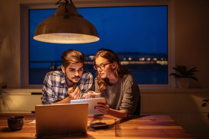 3 passos para quebrar o tabu e conversar sobre finanças em casa